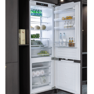 70cm, 376L Integrated Refrigerator