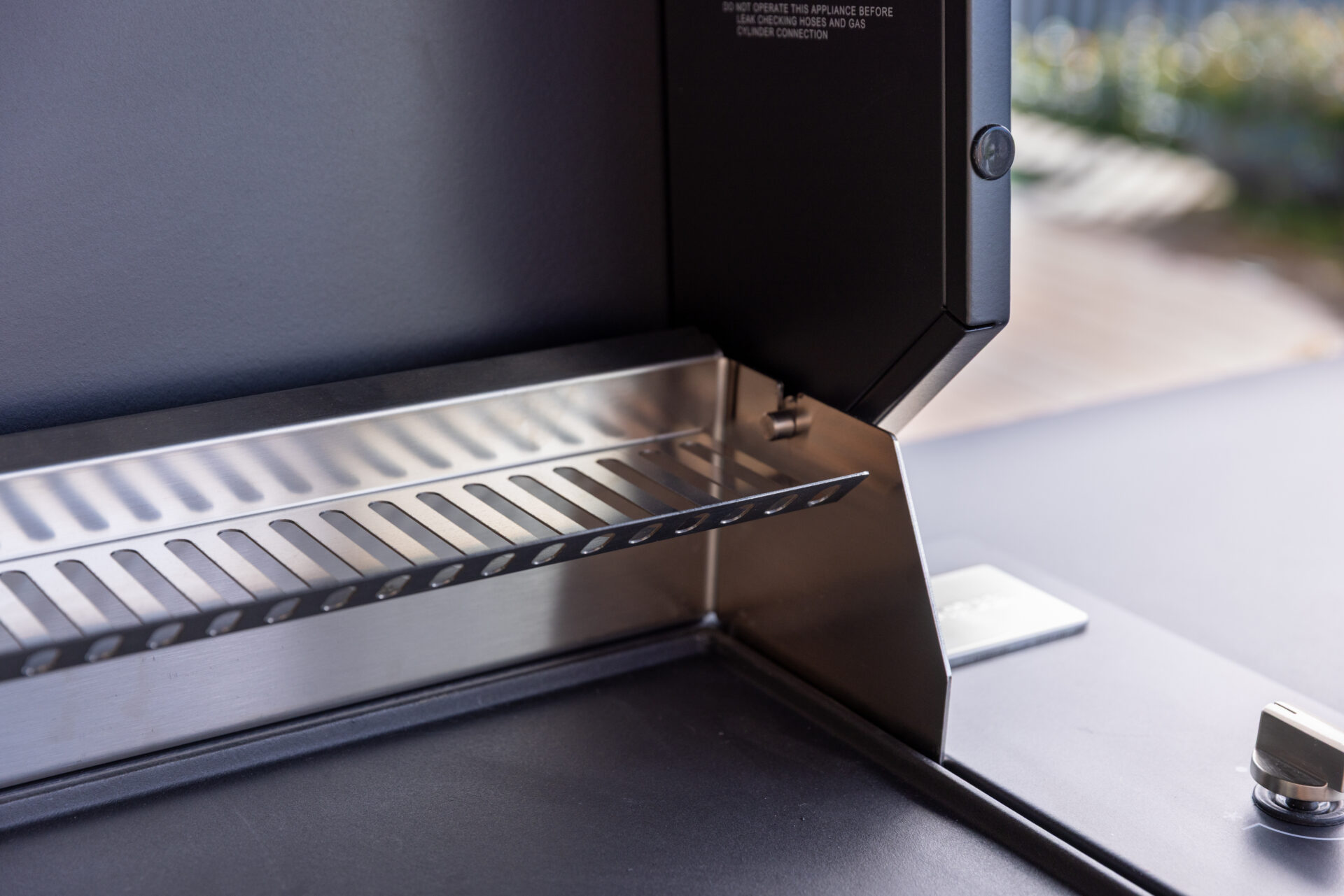 Piazza Outdoor Kitchen with Integrated Bar Fridge – Matte Black