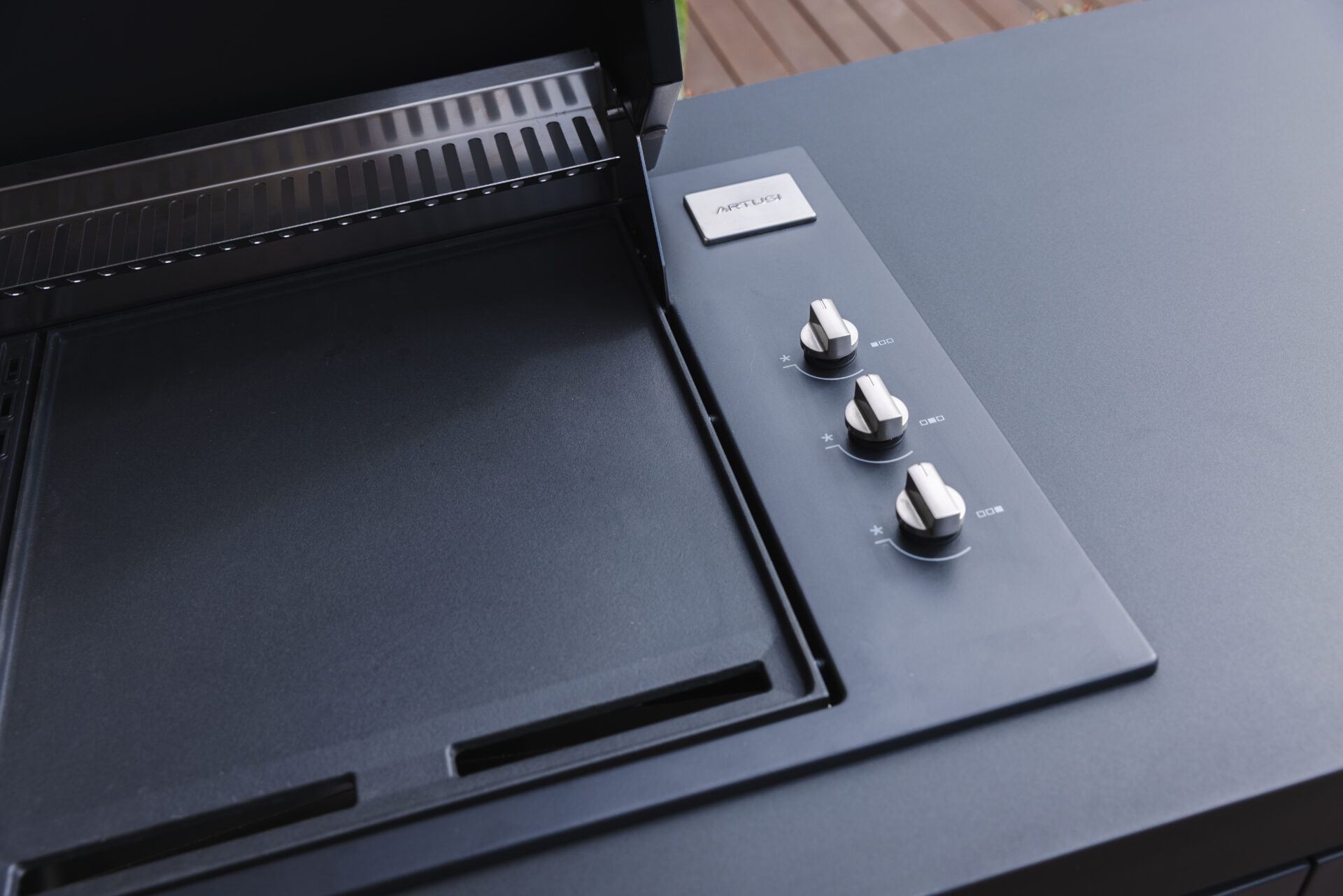 Piazza Outdoor Kitchen with Integrated Bar Fridge – Matte Black
