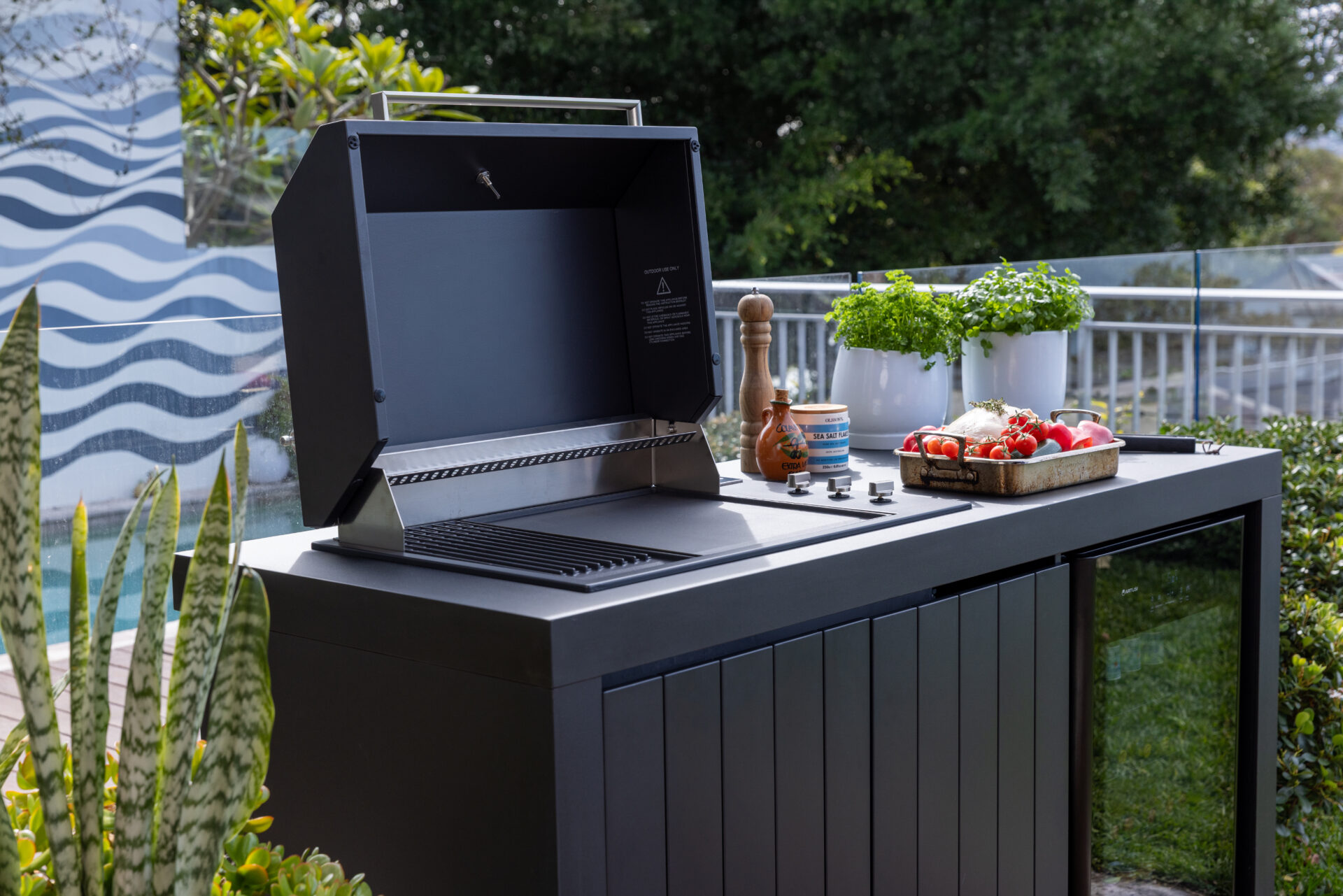 Piazza Outdoor Kitchen with Beverage Cooler – Matte Black